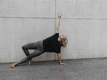Hatha Yoga mit Vitalfrühstück - Sonnengruß Flow