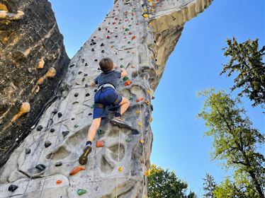 KINDERPROGRAMM - Hoch hinaus beim Klettern