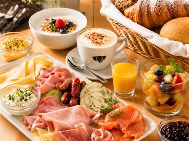Sonntagsfrühstück in der elephant Kufstein Lounge