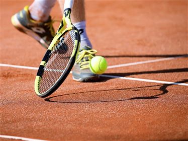 KINDER- UND FAMILIENPROGRAMM - Mit Schwung und Spaß ins Tennisabenteuer