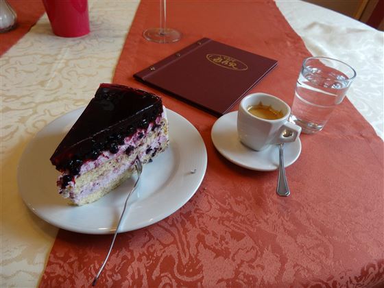 Cafe Bär Niederndorf Kuchen und Kaffee