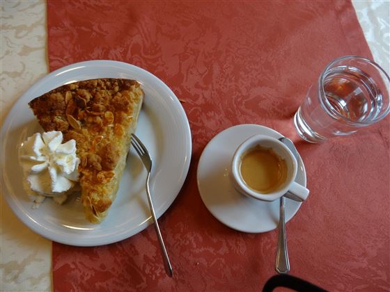 Cafe Bär Niederndorf Kuchenansicht