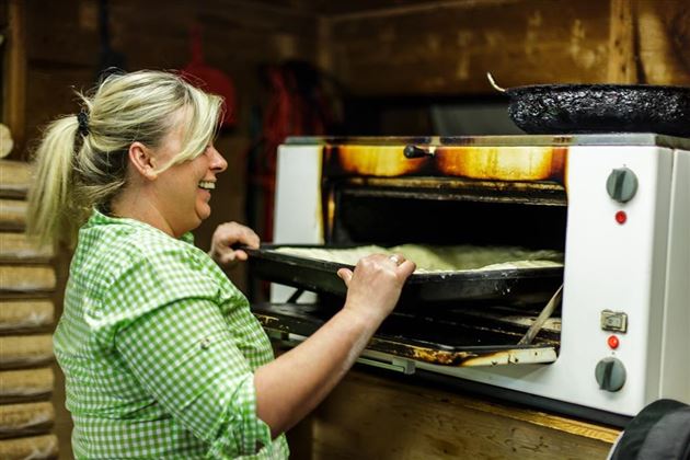 Mariandlalm Thiersee Strudel backen