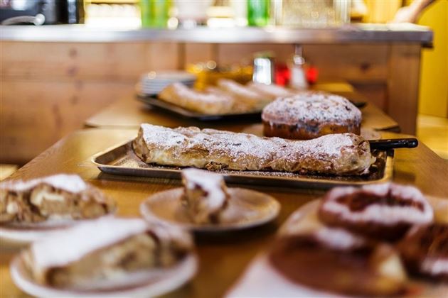 Mariandlalm Thiersee Strudel hausgemacht