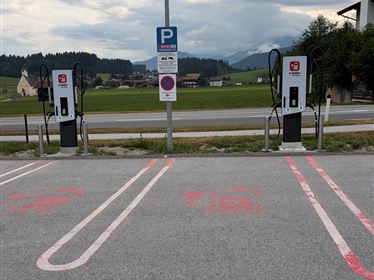 E-Ladestation Spar Parkplatz