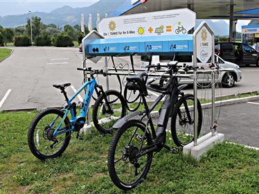 E-Bike Akkuladestation & Werkzeug - Tankstelle Thrainer